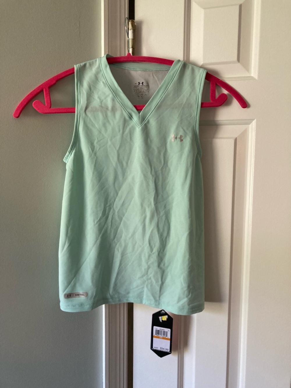 Under Armour Women’s Mint Green V-Neck Performance Tank